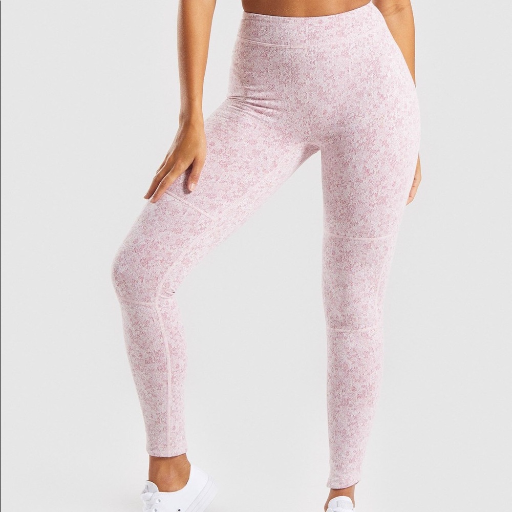 NEW. Gymshark fleur texture leggings (pink)
